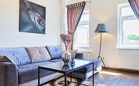 Central Stylish Well Equiped Apartments - Self Check-In